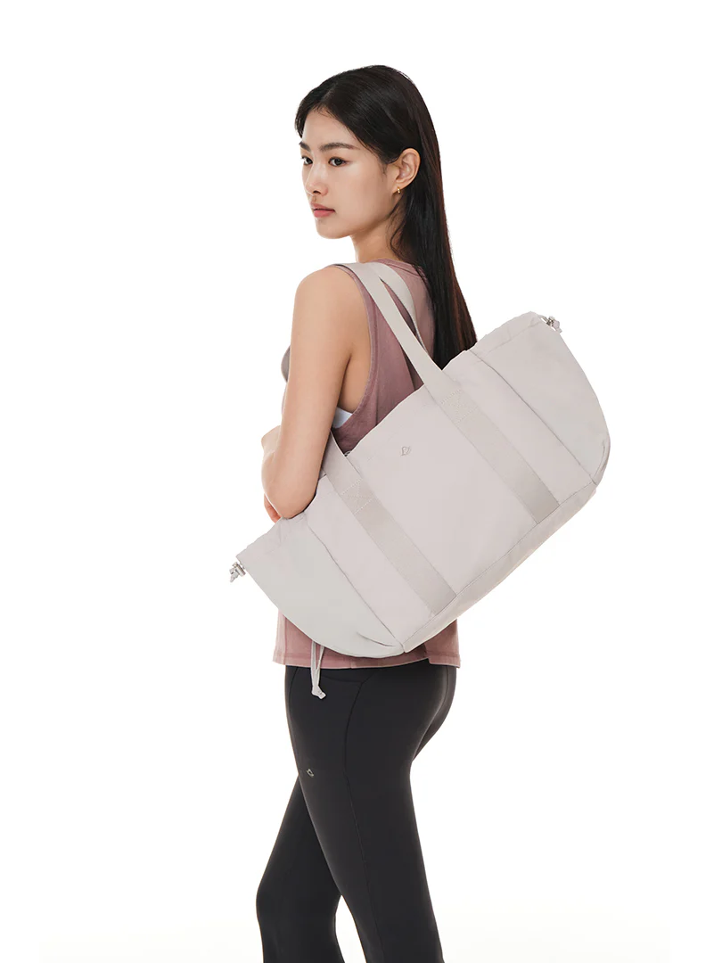 Day & Travel Shoulder Bag - Image 3